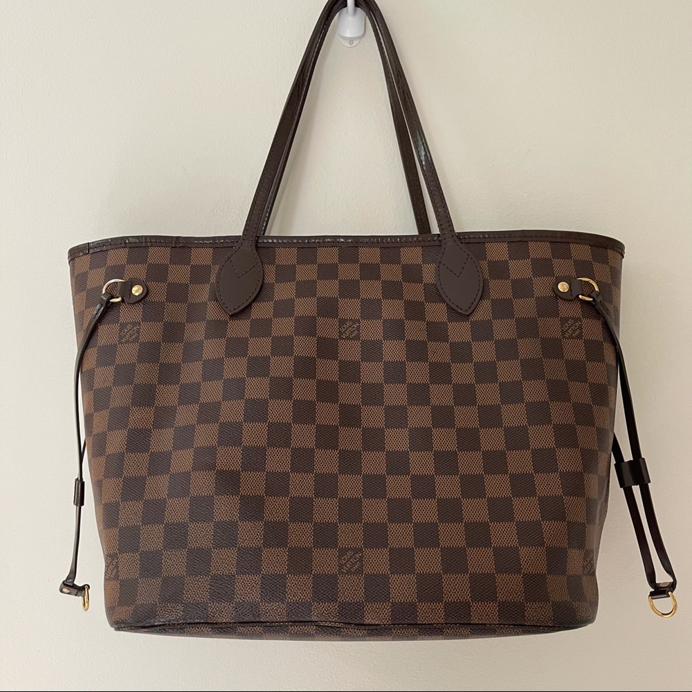 Louis Vuitton • Damier Ebene Neverfull MM